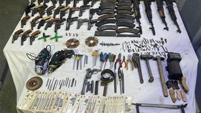 القبض على شخص لإدارته ورشة لتصنيع السلاح بأسيوط 