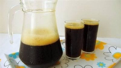 زي المحلات.. طريقة عمل عصير عرق سوس أسود بأكثر من 5 وصفات