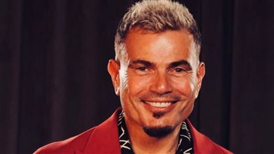 أغنية الكلمة الحلوة لـ عمرو دياب تتخطى 400 مليون مشاهدة وتتصدر أنغامي