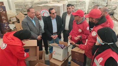 محافظ شمال سيناء يتفقد مطبخ الهلال الأحمر وإعداد وجبات الإفطار للفلسطينيين 