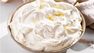 تقيل وكمية كبيرة.. طريقة عمل كريم شانتيه بالماء في دقائق 