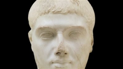 المتحف المصري بالتحرير يعرض قطعة نادرة لـ رأس الإسكندر سيفيروس