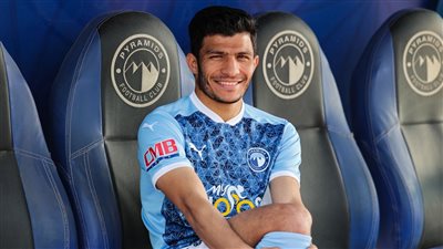 بعد أسامة جلال ومحمد حمدي.. بيراميدز يعلن تجديد تعاقد إسلام عيسى