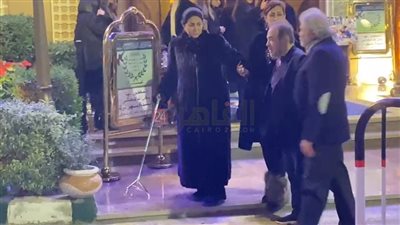 بالعكاز.. أول ظهور لـ وفاء عامر بعد إصابتها في حريق مسلسل جودر