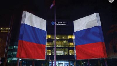 تضامنا مع حادث موسكو.. الإمارات تضيء أبرز معالمها بألوان العلم الروسي