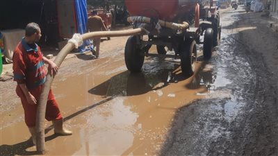 محافظ كفر الشيخ يتابع جهود رفع مخلفات الأمطار| صور 