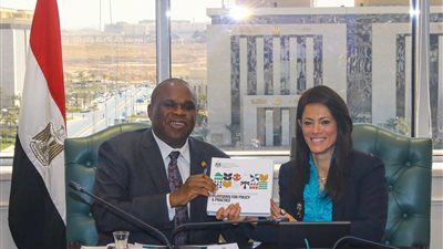 وزيرة التعاون الدولي تعقد جلسة مباحثات موسعة مع رئيس البنك الإفريقي للتصدير والاستيراد