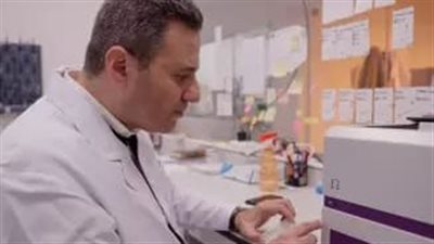 بعد حصوله على جائزة اليونسكو للبحث في علوم الحياة.. من هو الدكتور محمد فرج؟