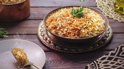 مفلفل وبنكهات جديدة.. طريقة عمل الأرز بالشعرية مصري وبسمتي