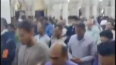 وسط حالة من الخشوع والسكينة.. المئات يؤدون صلاتي العشاء والتراويح بمسجد سيدي عبد الرحيم القناوي| بث مباشر