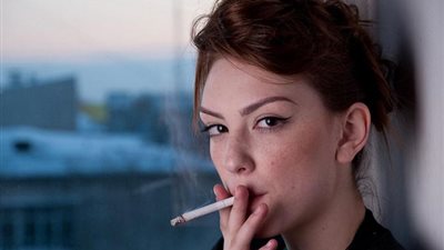 دراسة أمريكية: النساء أكثر عرضة للإفراط في التدخين من الرجال 