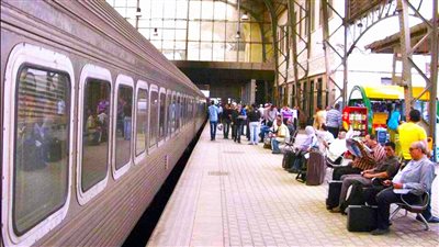 الفلنكات تتسبب في إلغاء 17 رحلة قطار على خطوط الصعيد بعد حادث قطار بني سويف