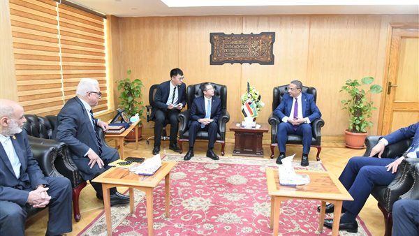 محافظ الفيوم يستقبل