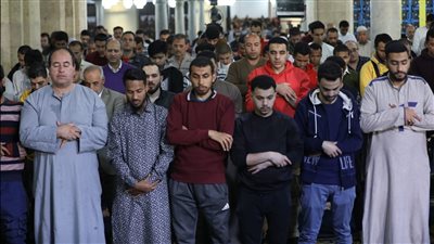 راحت عليكم نومة ولا إيه؟.. غضب على مواقع التواصل بسبب عدم بث قرآن الجمعة عبر إذاعة القرآن الكريم