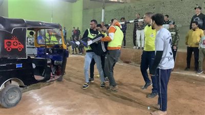 توكتوك بديل سيارة الإسعاف في دورة رمضانية ببني سويف| صور