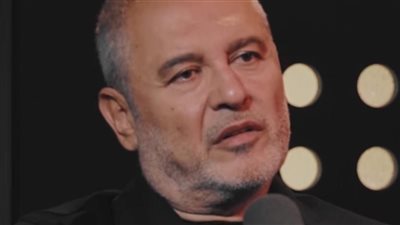 إيلي صعب عن فيروز: بتاخد فساتين من عندي من 30 سنة.. وعلمت الناس البساطة