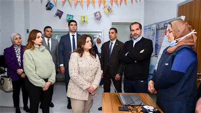 دعوة للأطباء المصريين بالخارج.. وزيرة الهجرة تتفقد مستشفى الناس لجراحات أمراض القلب للأطفال 