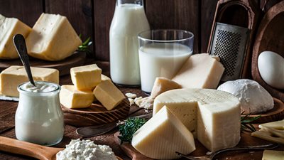 تراجع أسعار اللبن والجبنة البيضاء والرومي في الأسواق.. وكرتونة البيض بـ 150 جنيها 