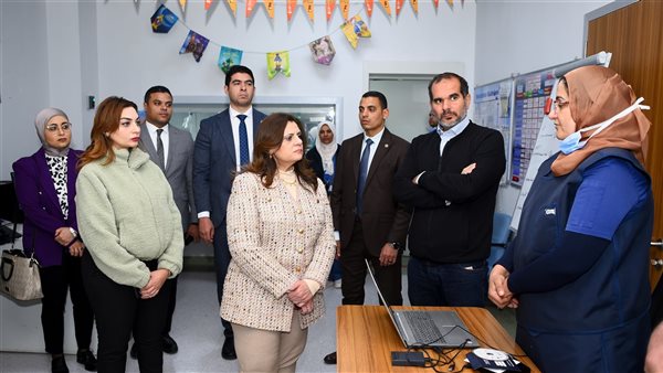 وزيرة الهجرة تتفقد