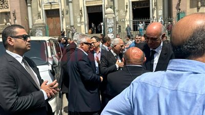 بحضور وزيرا التعليم والصحة.. جنازة الدكتور عاشور أحمد شقيق وزير التعليم العالي| صور