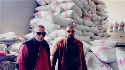 ضبط مصنع تعبئة مواد غذائية ومحطة وقود غير مرخصين في حملات تموينية بالبحيرة