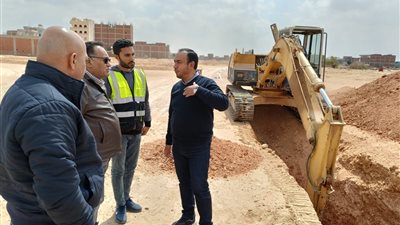 الإسكان تضاعف معدلات تنفيذ الطرق بالمناطق المضافة لـ الشروق والعبور الجديدة 