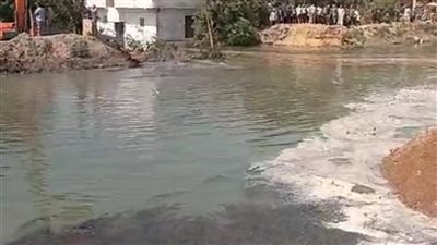 محافظ الإسماعيلية يتابع حادث سقوط جسر عزبة الكوبانية بقرية عين غصين