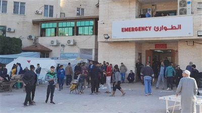 إصابة 4 صحفيين في قصف إسرائيلي على مستشفى شهداء الأقصى في غزة