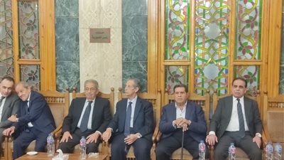 بحضور عمرو موسى وبدراوي.. أسرة ياسين تاج الدين تستقبل عزاءه