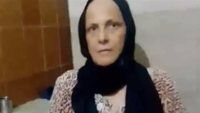 قصة كفاح أقدم بائعة رقاق بفيصل: ورثت المهنة من حماتي ومقدرش أستغنى عنها| بث مباشر