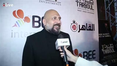 وليد فواز: مسلسل حق عرب جماهيري وبه مفاجآت لم يتوقعها الجمهور.. ومكياج العين يستغرق ساعة ونصف 