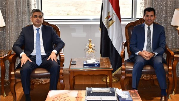 أشرف صبحي وإسماعيل