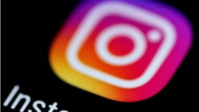 فنانة كويتية تحرر محضرا ضد موقع شهير وضع صورتها مع شاب عبر إنستجرام