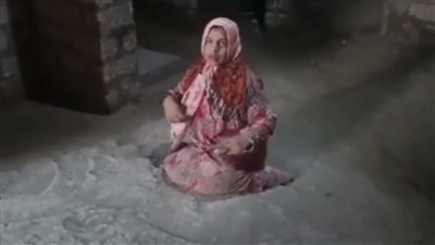 سيدة تعاني من الشلل بالمنيا: نفسي في محل يكون مصدر دخل ليا | بث مباشر 