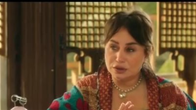 ملخص الحلقة الثامنة مسلسل فراولة.. إنجي علي تلجأ لنيللي كريم بعد خيانة زوجها