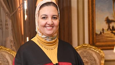 تعيين أماني كامل قائمًا بأعمال عميد صيدلة عين شمس