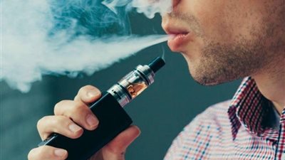 دراسة حديثة: خطر الإصابة بقصور القلب أعلى لدى مستخدمي السجائر الإلكترونية