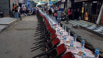 على أنغام السمسمية.. الأهالي ينظمون إفطارا جماعيا بشارع سوريا في الإسماعيلية 