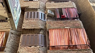 القاهرة 24 في مسرح الجريمة.. شاب يتعدى جنسيًا على شقيقته حتى الموت بالمطرية| صور