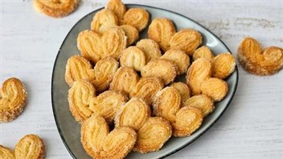 وصفة لا تقاوم.. طريقة عمل بسكويت العيد بدون نشادر.. وصفات سهلة التحضير لـ 3 شيفات