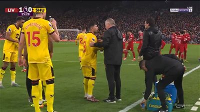 لـ إفطار الصائمين.. توقف مباراة ليفربول وشيفيلد يونايتد بالدوري الإنجليزي