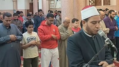 روحانيات وخشوع بين المصلين خلال أداء صلاة التهجد في ليلة 27 رمضان | بث مباشر