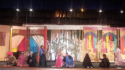 ثقافة الوادي الجديد تقدم العرض المسرحي ثقب دودي بمسرح هيبس