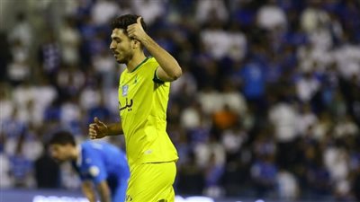 الخطيب يبحث مع كولر ملف عودة محمد شريف في يناير