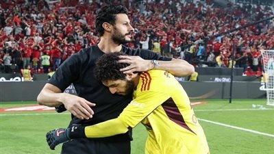 شوبير: أشعر بيد غريبة وراء أزمة حراسة الأهلي بين الشناوي ومصطفى 