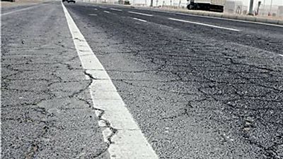 تحرك أمني لإصلاح طريق مصر إسكندرية الصحراوي بعد شكاوى السائقين