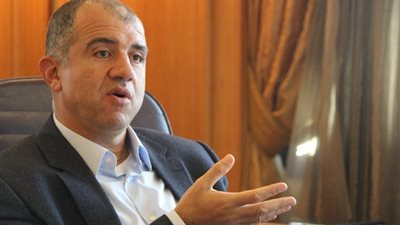 بعد حصوله على جنسية أجنبية.. من هو رجل الأعمال محمد السويدي؟