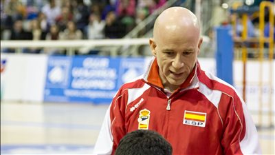 الأهلي ينعى وفاة والدة فيرناندو مونيوز المدير الفني لفريق الطائرة رجال