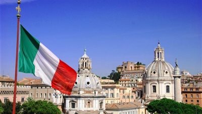 أزمة تواجه العمالة المصرية في إيطاليا بسبب التأشيرات.. ومطالب بتدخل وزارة الهجرة 