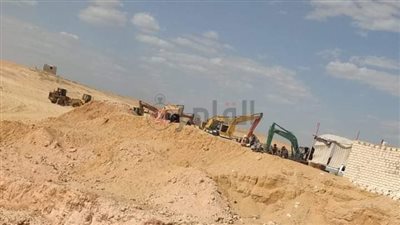 بدء الحفر يدويا لاستخراج جثمان طه من البئر بعمق 30 مترا بصحراوي المنيا